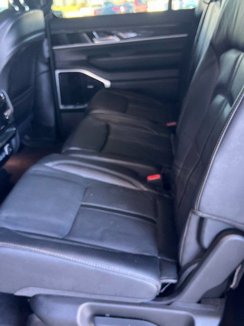 Used 2022 Jeep Wagoneer Series III w/ Premium Group I RWD image 17