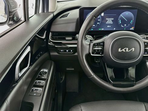 Used 2025 Kia Carnival SX Prestige FWD image 10
