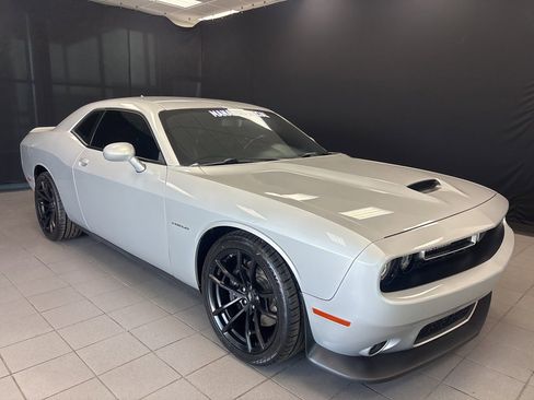 Used 2022 Dodge Challenger R/T w/ Plus Package image 1