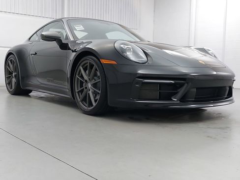 Used 2024 Porsche 911 Carrera T image 9