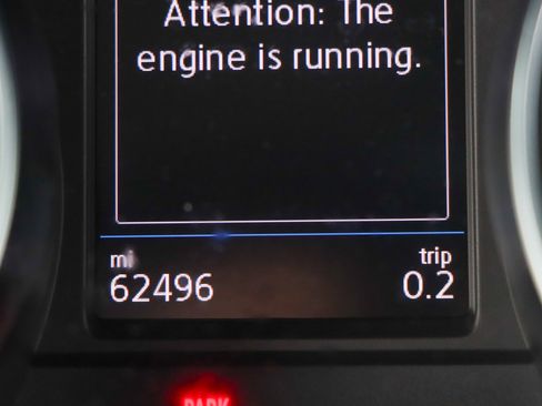 Used 2019 Volkswagen Tiguan SE w/ Panoramic Sunroof Package image 16