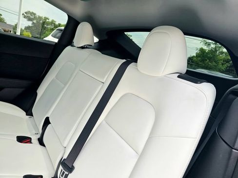 Used 2022 Tesla Model Y Performance AWD/4WD image 24