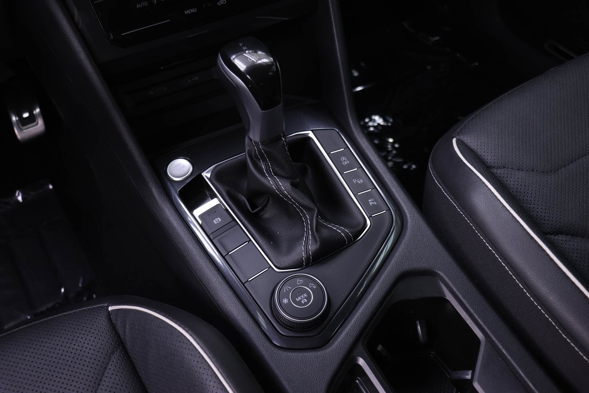 Used 2024 Volkswagen Tiguan SEL R-Line AWD/4WD image 16