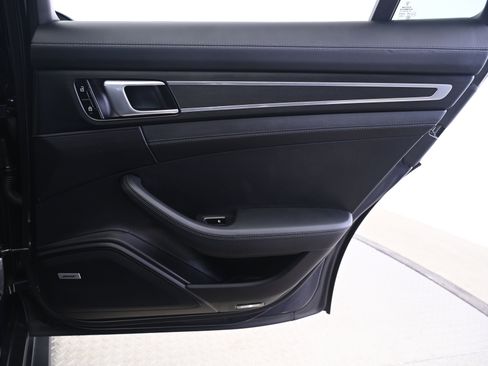 Certified 2020 Porsche Panamera GTS image 16
