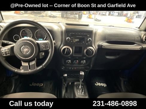 Used 2016 Jeep Wrangler Unlimited Sport w/ Mopar Black Appearance Group AWD/4WD image 18