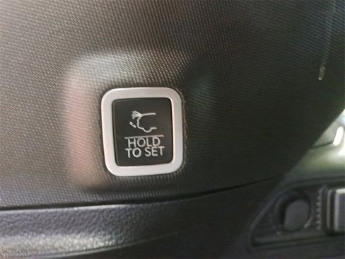 Certified 2023 Jeep Grand Cherokee Altitude image 14