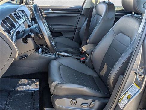 Used 2015 Volkswagen Golf S image 19