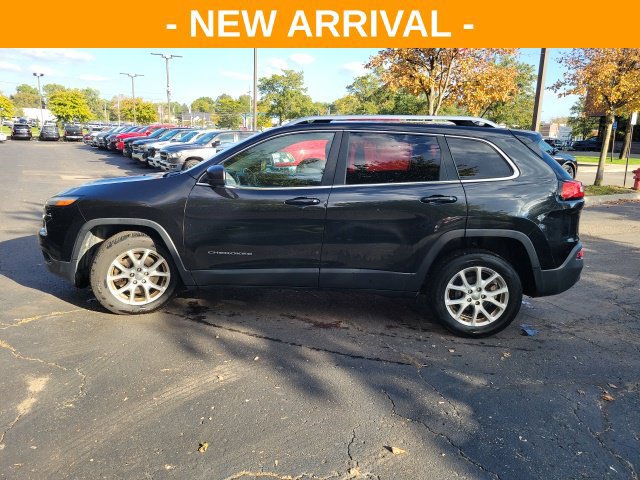 Used 2015 Jeep Cherokee Latitude w/ Cold Weather Group FWD image 6