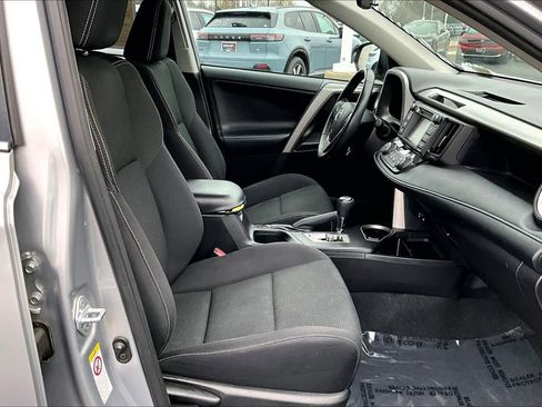 Used 2017 Toyota RAV4 XLE image 8