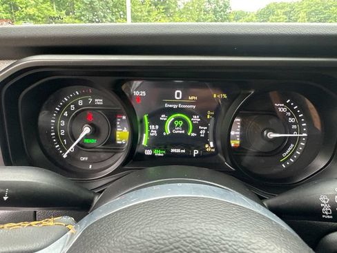 Used 2024 Jeep Wrangler Unlimited Sahara AWD/4WD image 28