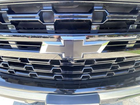 Used 2024 Chevrolet Tahoe Z71 w/ Luxury Package AWD/4WD image 32