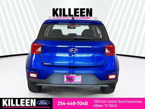 Used 2023 Hyundai Venue SEL FWD image 8