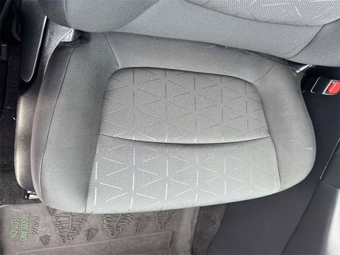 Used 2023 Toyota RAV4 AWD Hybrid image 17