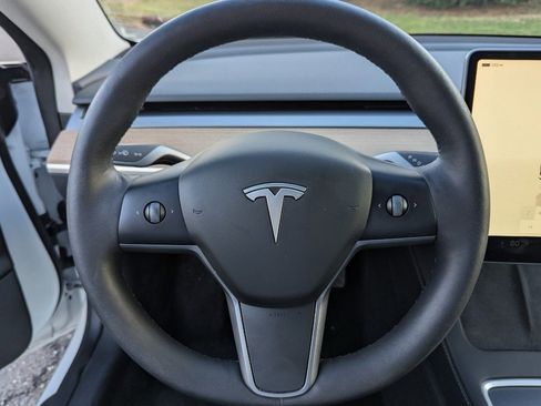 Used 2023 Tesla Model 3 Standard Range image 19
