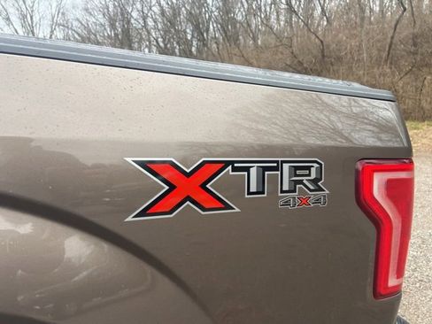 Used 2017 Ford F150 XLT w/ Equipment Group 302A Luxury image 6