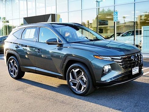 Used 2022 Hyundai Tucson Limited AWD/4WD image 2
