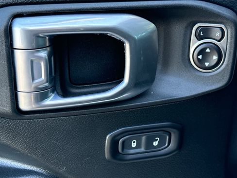 Used 2023 Jeep Wrangler Unlimited Rubicon w/ Cold Weather Group image 11