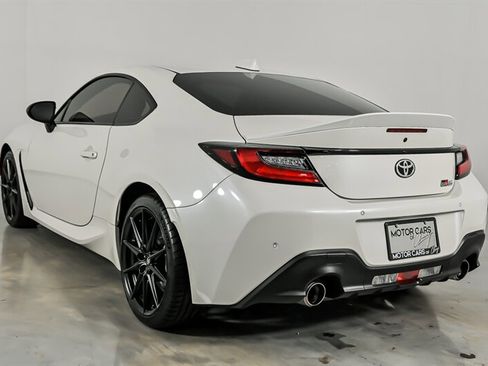 Used 2025 Toyota GR86 Premium w/ ALL Weather Mat Package (TMS) RWD image 8