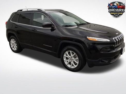 Used 2018 Jeep Cherokee Latitude AWD/4WD image 13