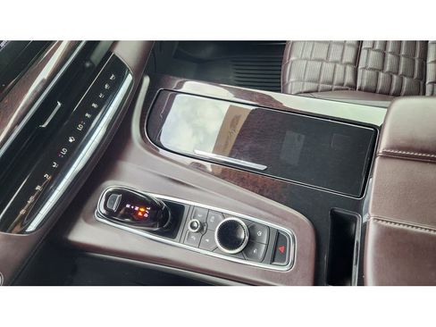 Certified 2023 Cadillac Escalade Premium Luxury Platinum w/ LPO, Radiant Package image 20