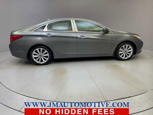 Used 2013 Hyundai Sonata SE w/ Navigation & Sunroof Pkg image 6