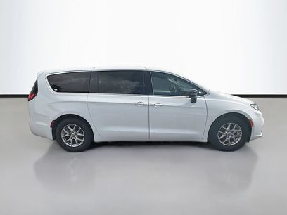 Used 2024 Chrysler Pacifica Touring-L