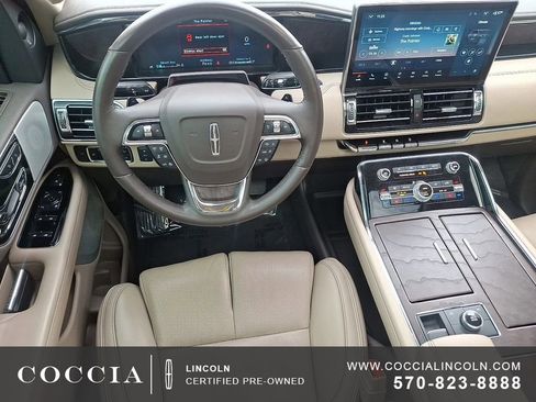 Certified 2023 Lincoln Navigator L Reserve image 10