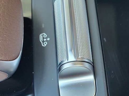 Used 2025 Mercedes-Benz GLS 450 4MATIC image 30