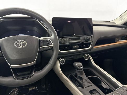 Certified 2024 Toyota Grand Highlander AWD image 34