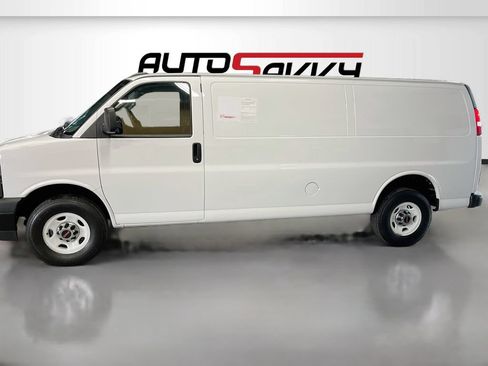 Used 2025 GMC Savana 3500 Extended w/ Driver Convenience Package RWD image 4