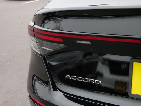 Certified 2025 Honda Accord SE image 17