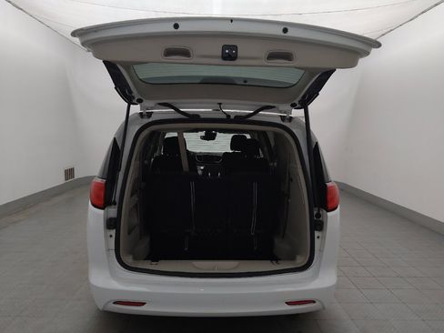 Used 2023 Chrysler Voyager LX FWD image 29