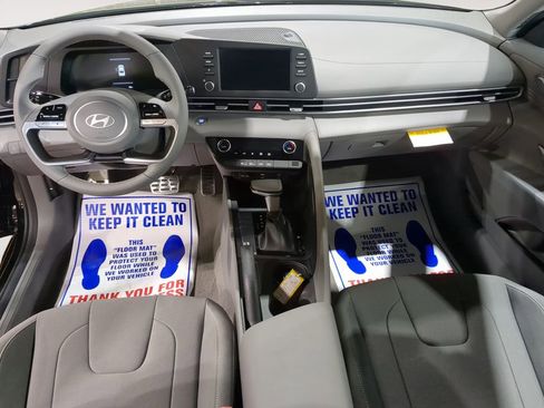 Used 2025 Hyundai Elantra Sport image 10