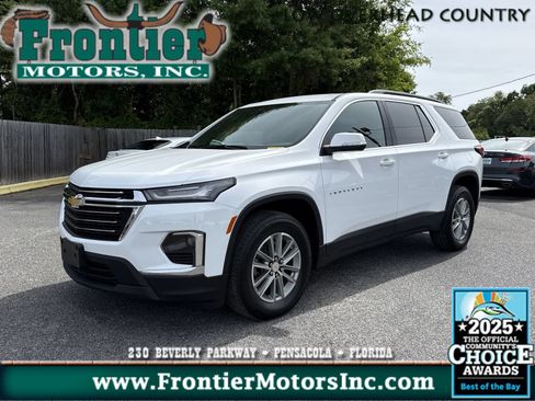 Used 2023 Chevrolet Traverse LT FWD image 1