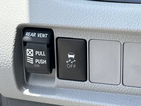 Used 2020 Toyota Sienna XLE FWD image 31