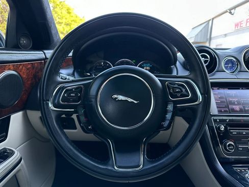 Used 2013 Jaguar XJ RWD image 30