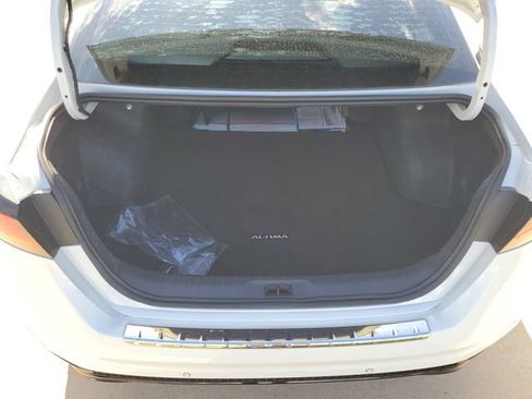 Used 2023 Nissan Altima 2.5 SR FWD image 35