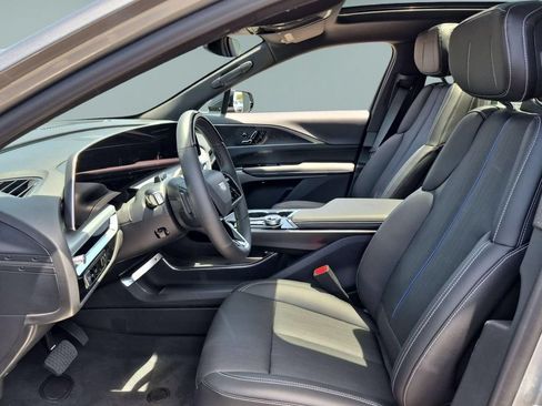 New 2026 Cadillac Lyriq Luxury AWD/4WD image 11