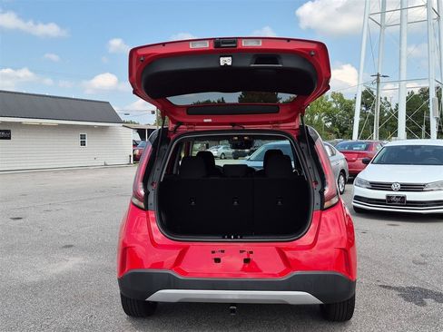 Used 2023 Kia Soul LX w/ LX Technology Package FWD image 30