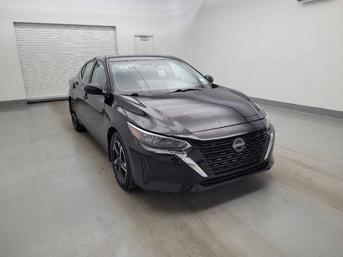 Used 2025 Nissan Sentra SV FWD image 13