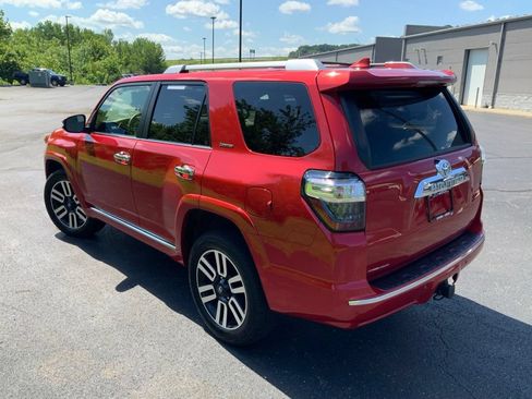 Used 2024 Toyota 4Runner Limited AWD/4WD image 9