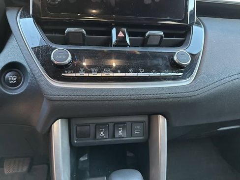 Used 2024 Toyota Corolla Cross XLE w/ Convenience Package image 3