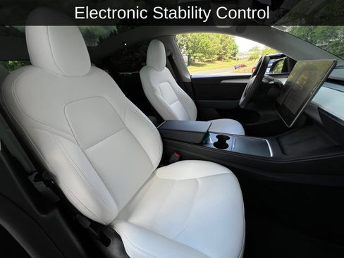 Used 2024 Tesla Model Y Long Range AWD/4WD image 7