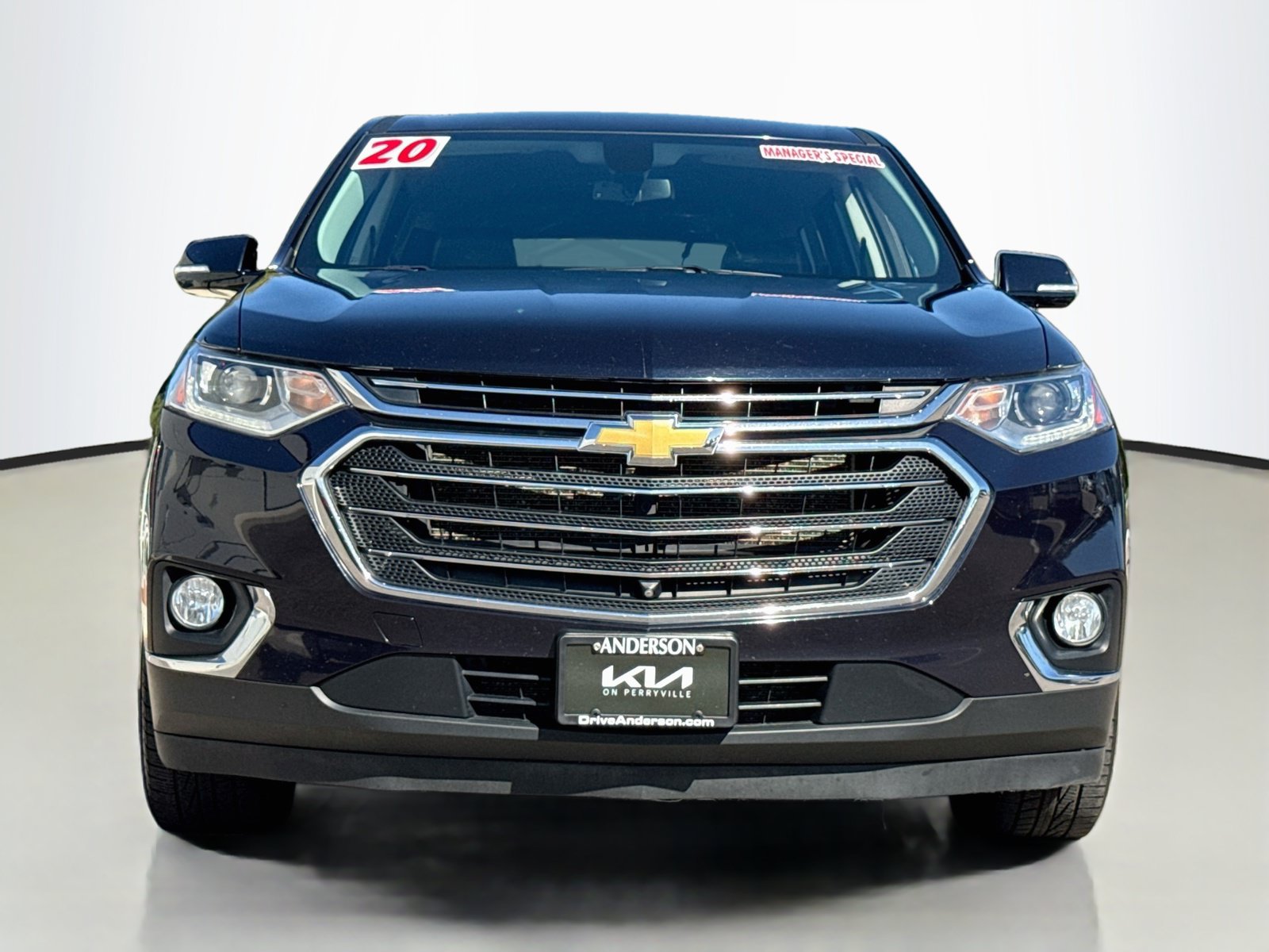 Used 2020 Chevrolet Traverse LT w/ LT Premium Package FWD image 2