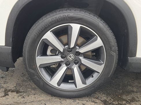 Used 2023 Honda Pilot Touring image 9