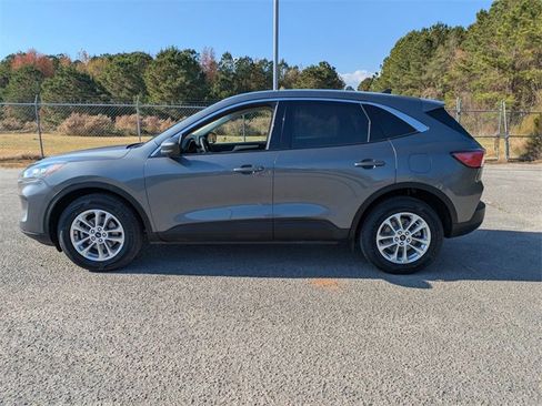 Used 2022 Ford Escape SE image 6