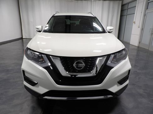 Used 2019 Nissan Rogue SV AWD/4WD image 3