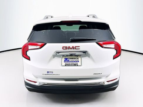 Certified 2022 GMC Terrain SLT w/ Infotainment Package II image 6