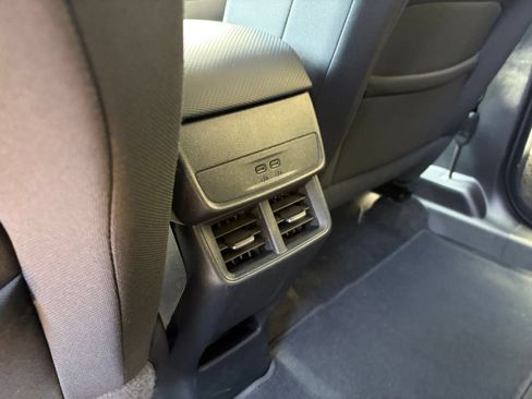 Used 2025 Chevrolet Equinox LT FWD image 19