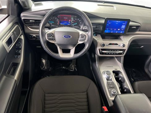 Used 2021 Ford Explorer XLT AWD/4WD image 21